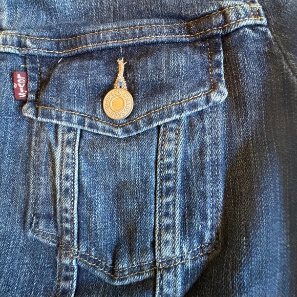 Levis Strauss Classic Denim Jacket - Picture 4 of 6